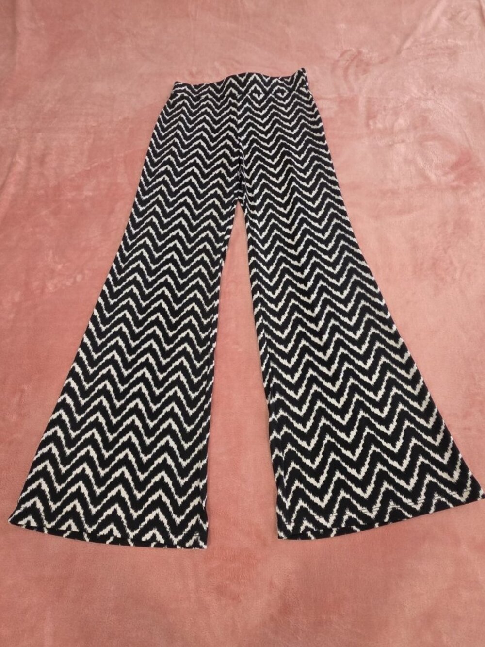 BCX Women’s S Black White Chevron Pull-On Flared Stretch Knit Pants